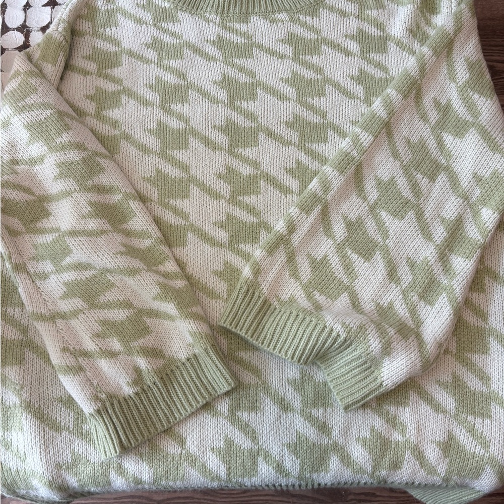 Green and Cream Houndstooth Sweater